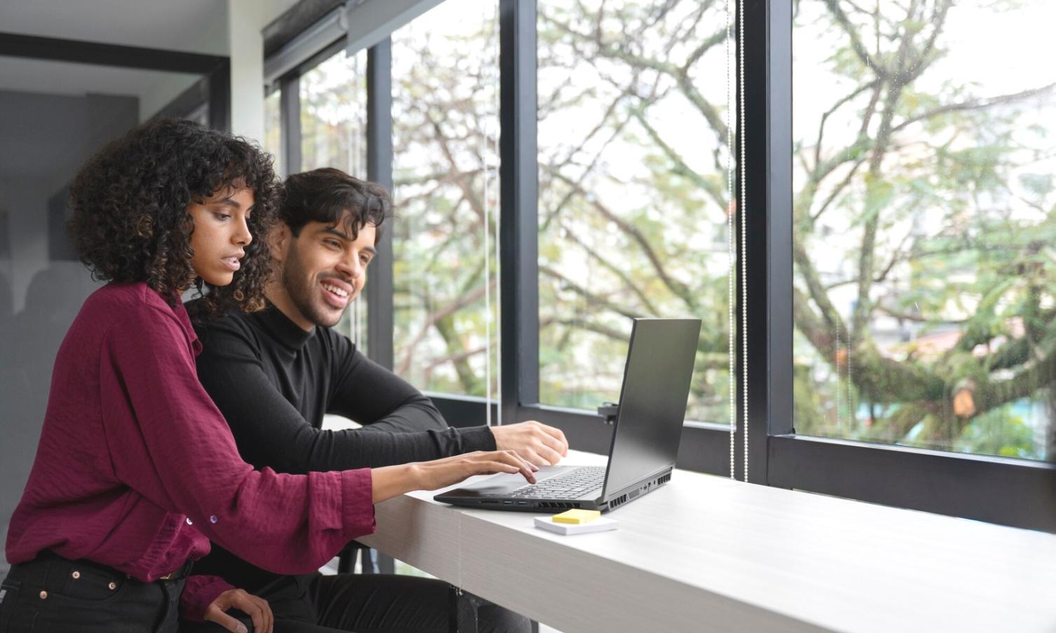 Teilnehmer beim praktischen Workshop zur Budgetanalyse
